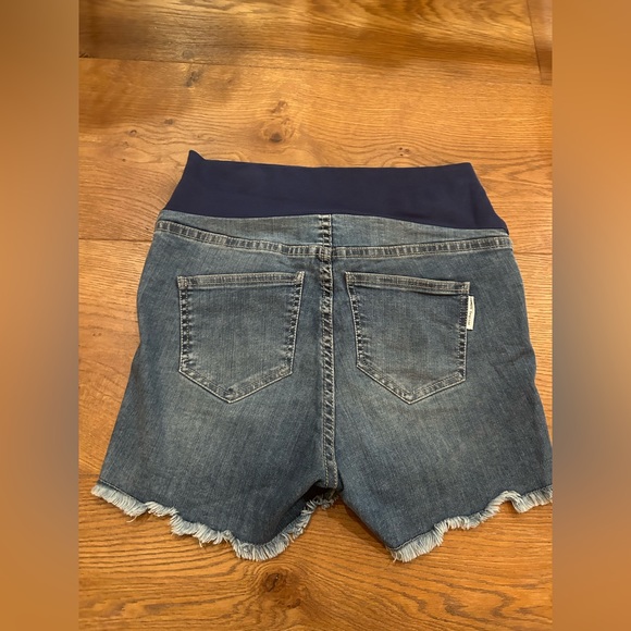 Maternity denim shorts size S - Picture 3 of 3